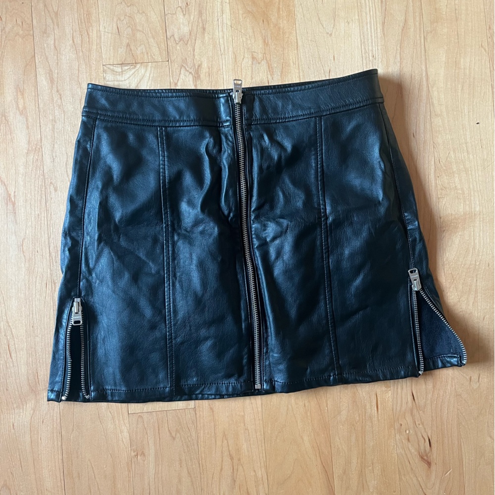 Express leather skirt